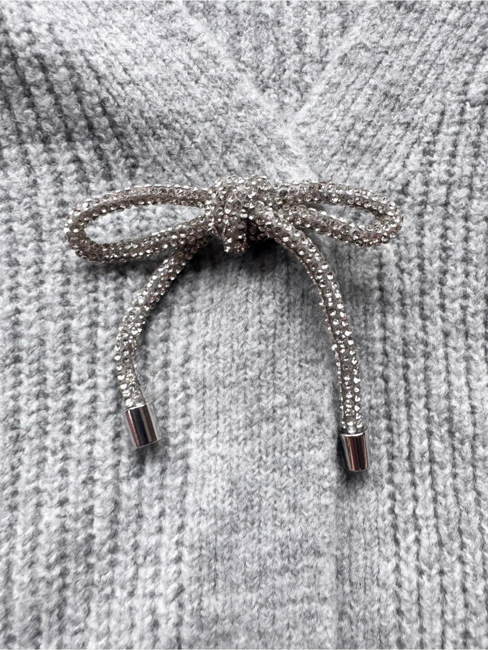 Madden Girl Light Gray Cropped Bow Detail V-Neck Cardigan - Picture 3 of 9